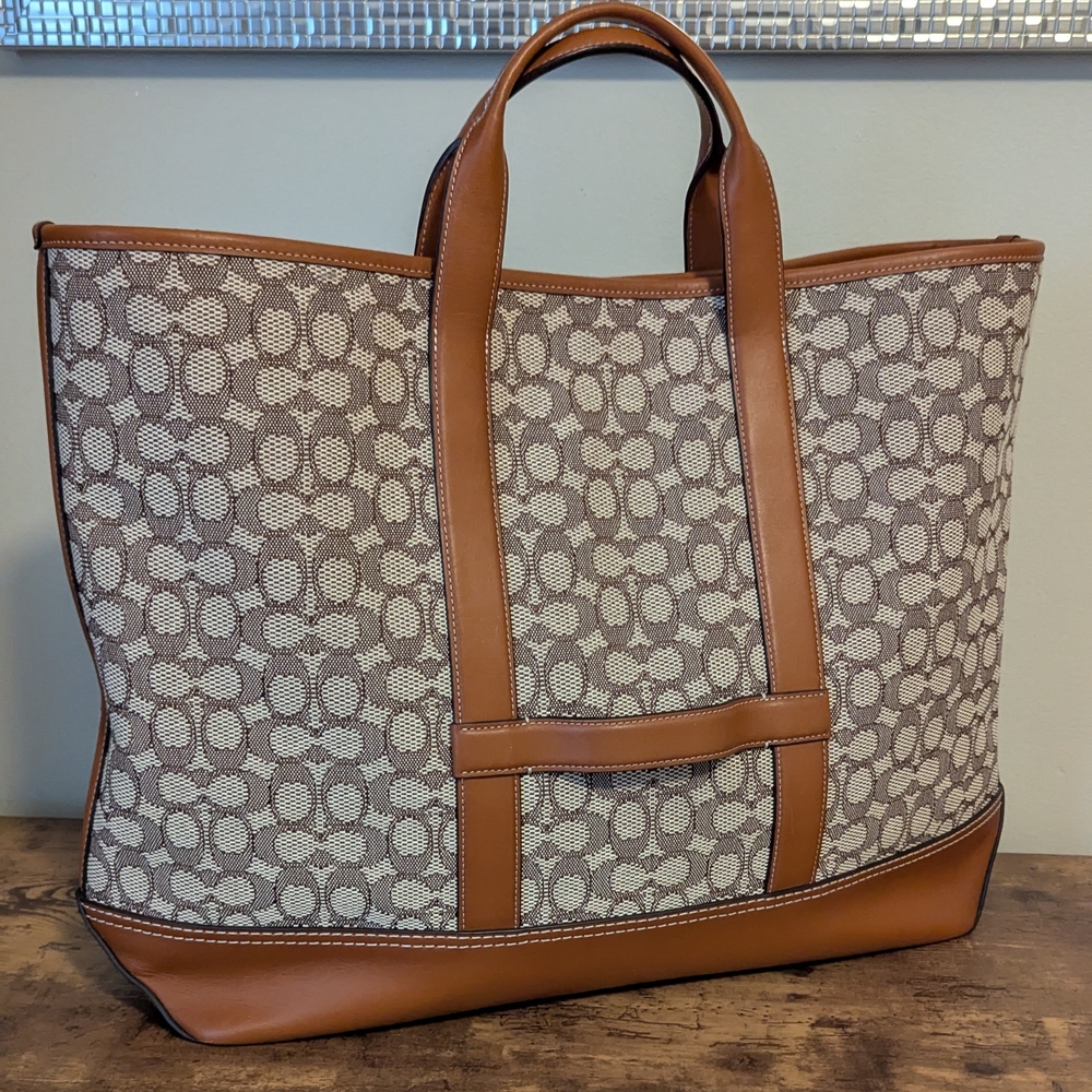 Coach Toby Turnlock Tote - Picture 2 of 11